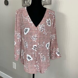 Chic Floral V-Neck Blouse by  Como Blu Dress Top Size Large NWOT
